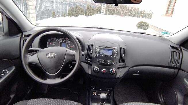 Hyundai i30 benzyna klima grzane fotele niski przebieg