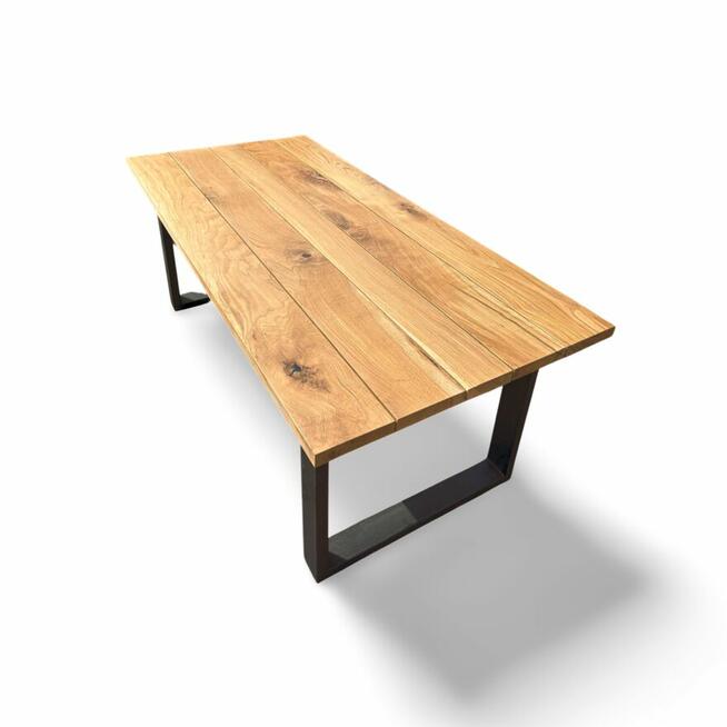 Nowoczesny stół dębowy – design loftowy, idealny do salonu