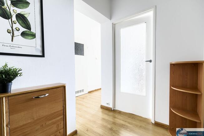 Przestronna kawalerka garderobą – Sołacz, ul. Sokoła