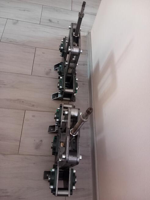 Gotowa, solidna rama giętarki do profili i rur stalowych.