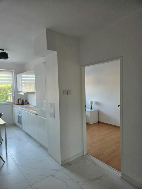 Bezpośrednio, 2 pokoje, garaż, metro, Heroldow