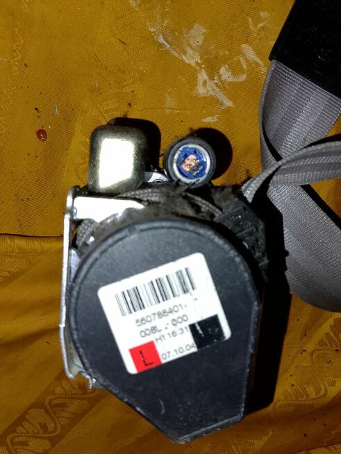 pasy bezpieczeństwa -mechanizmy zwijacza z napinaczem pirote