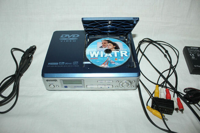 Odtwarzacz DVD AIWA XD-DV170 + film Wiatr