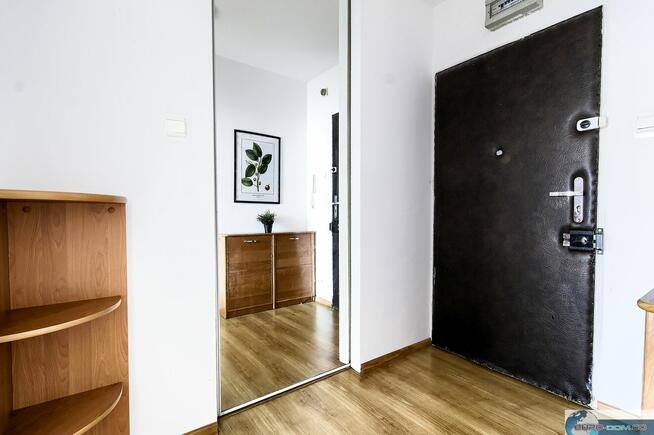 Przestronna kawalerka garderobą – Sołacz, ul. Sokoła