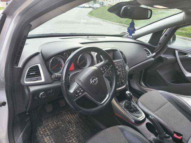 Opel Astra J 2013 r. Sports Tourer 1.7 CDTI 110 km