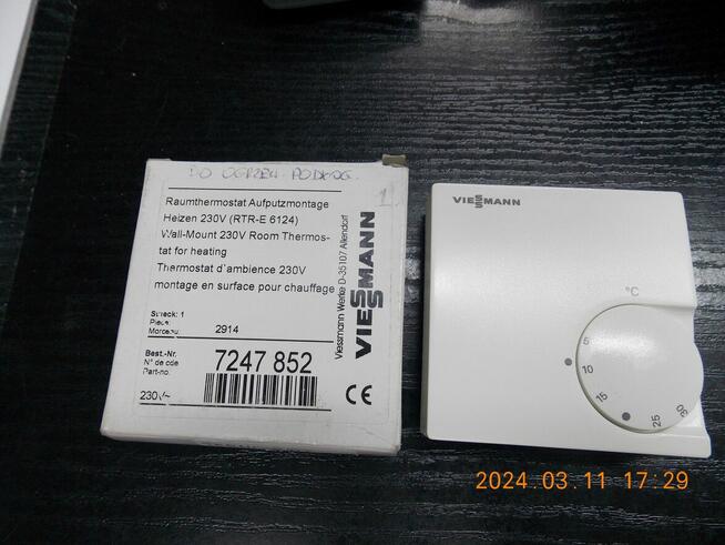 TERMOSTAT POKOJOWY NAŚCIENNY RTR-E 6124 VIESSMANN