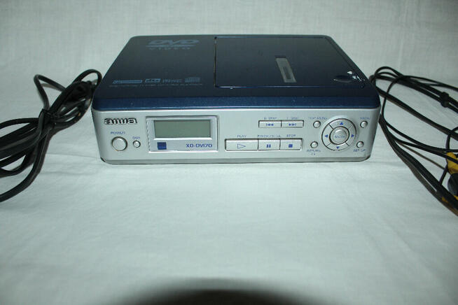 Odtwarzacz DVD AIWA XD-DV170 + film Wiatr