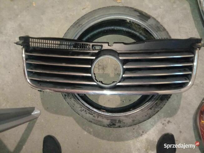 GRILL VW PASSAT B5.5 3B0853562