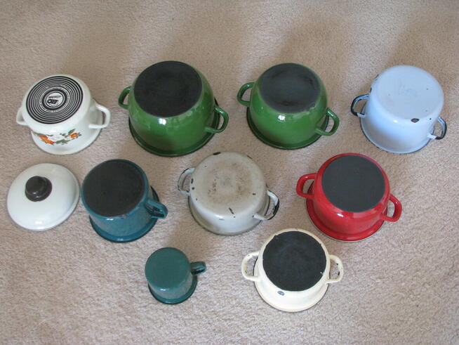 Emaliowane garnki pokrywki patelnie miski durszlak kosz fryt