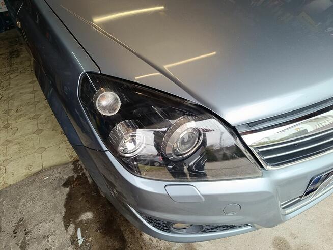 Polerowanie reflektorów samochodowych