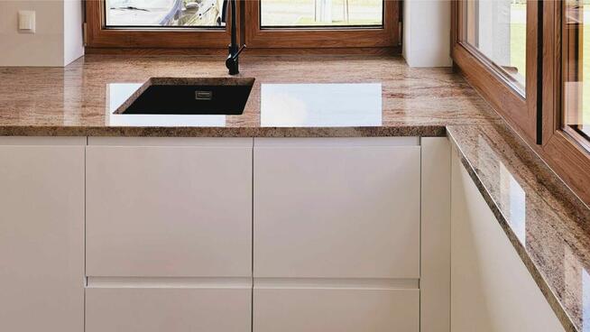 Blat kuchenny granitowy - na wymiar, montaż