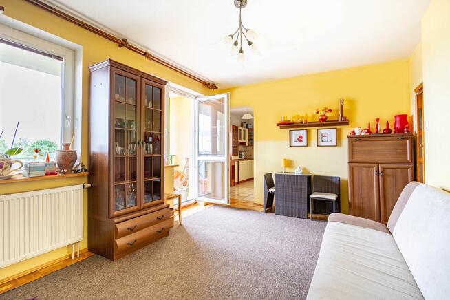 2 osobne pokoje + kuchnia, duży balkon. Turka