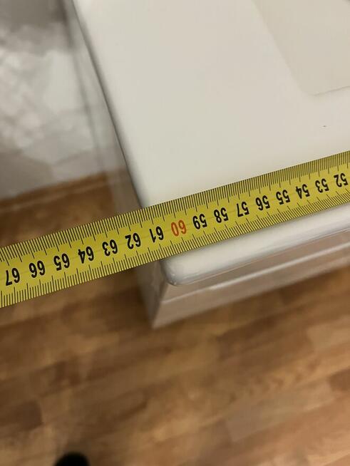 Sprzedam nowiutką szafkę stojącą z umywalką białą.