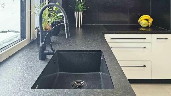 Blat kuchenny granitowy - na wymiar, montaż