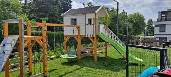 Domek dla dzieci z wieżyczką/ plac zabaw