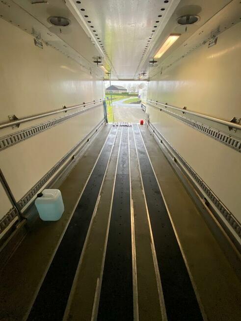 Volvo do przewozu pisklst kurczat