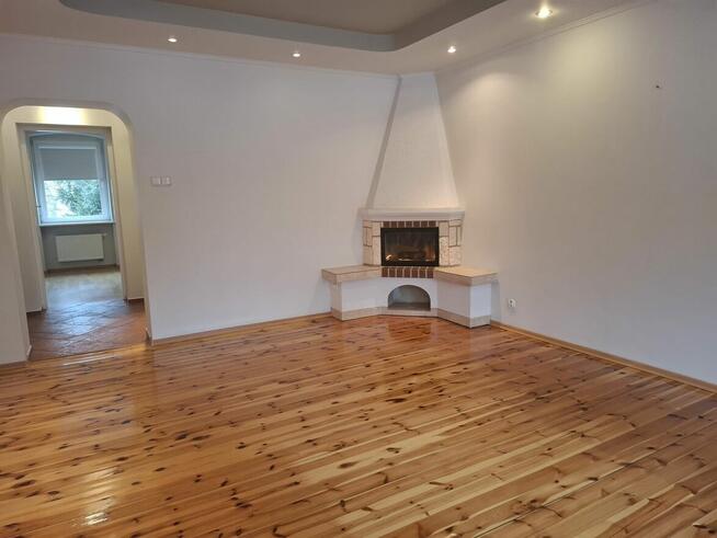 Dom z działką i miejscem parkingowym