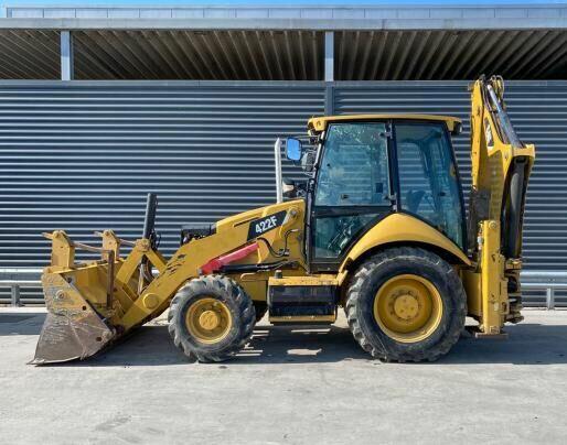 Koparko ladowarka Caterpillar