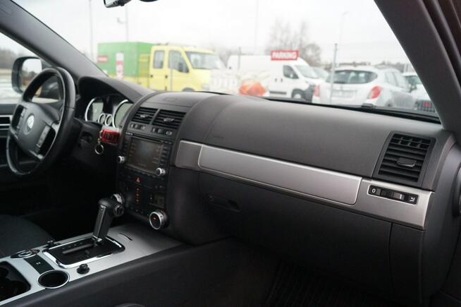 Volkswagen Touareg 4 X 4 AUTOMAT 3,0 V6 SKÓRA NAVI HAK ZADBANY SPRAWNY 6 LAT JEDEN WŁ.
