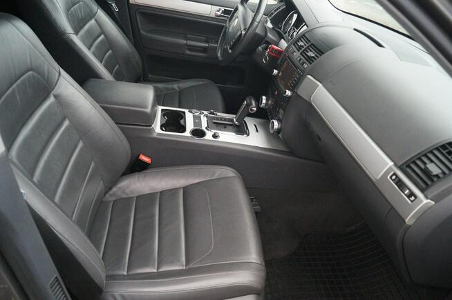 Volkswagen Touareg 4 X 4 AUTOMAT 3,0 V6 SKÓRA NAVI HAK ZADBANY SPRAWNY 6 LAT JEDEN WŁ.