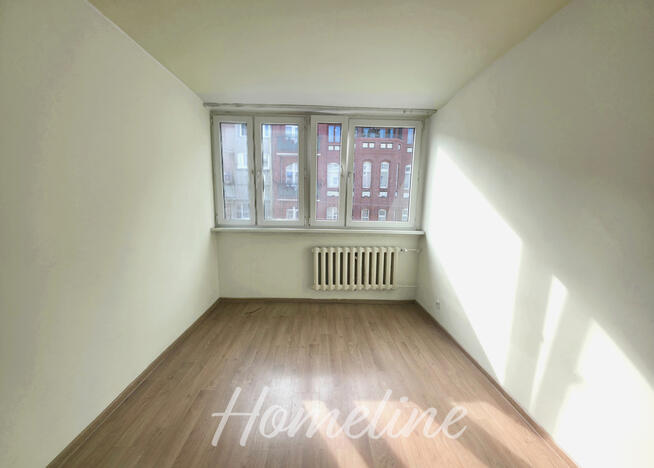 Słoneczne rozkładowe mieszkanie przy cichej ulicy