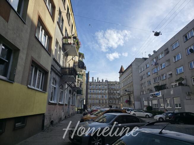 Słoneczne rozkładowe mieszkanie przy cichej ulicy