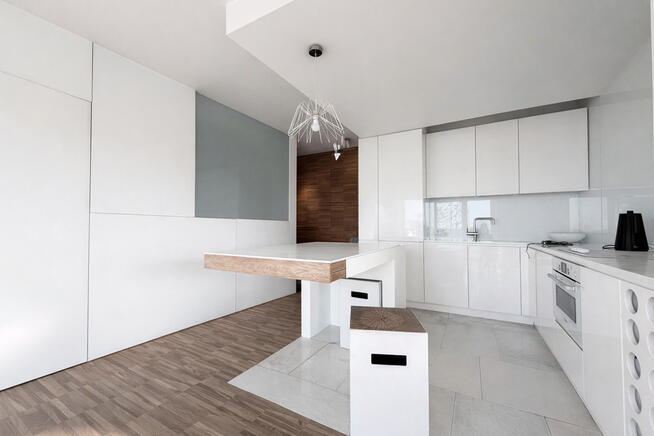 2 miejsca w garażu i komórka w cenie balkon 17m