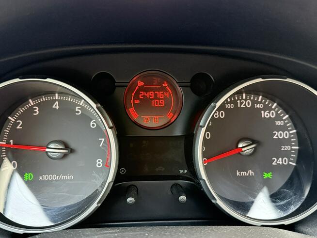 Nissan Qashqai 1,6i 115KM TEKNA/Alufelgi/Serwis/Parktronic/Pod.Fotele/Climatronic