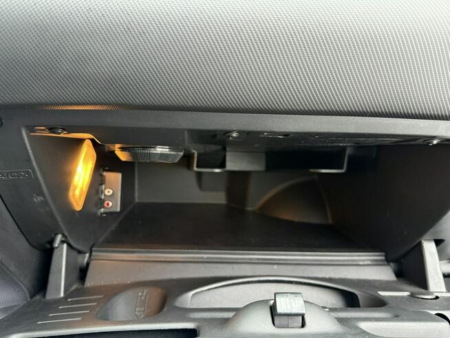 Peugeot 308 1,6i 120KM PREMIUM PLUS/Klima/Nawigacja/Zadbany/Serwis/