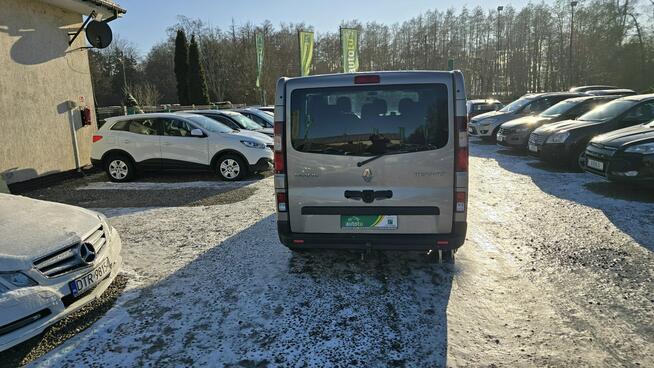 Renault Trafic 9 miejsc, 2 komplety kół