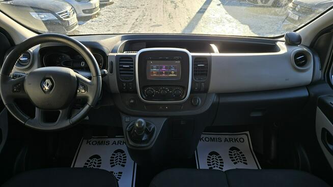 Renault Trafic 9 miejsc, 2 komplety kół