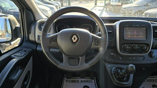 Renault Trafic 9 miejsc, 2 komplety kół