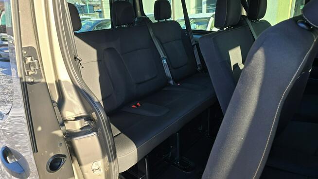 Renault Trafic 9 miejsc, 2 komplety kół