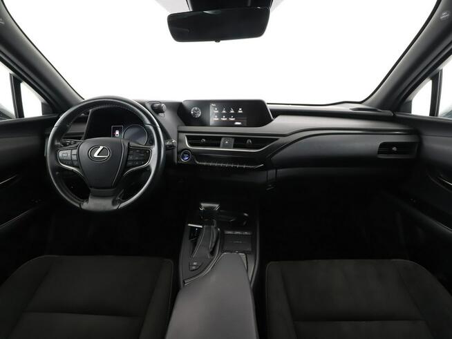 Lexus UX Business niski przebieg alcantara navi kamera ACC LED