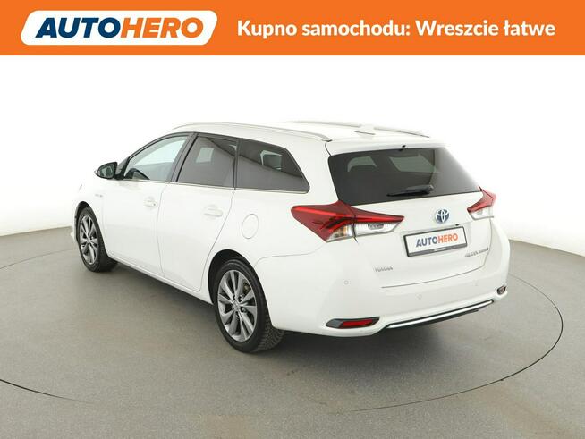 Toyota Auris HEV full LED półskóra kamera i czujniki parkowania klima auto grzane f