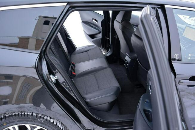 Toyota Corolla Lift FullLed RadarAcc BLIS As.Pasa Navi Kamera KeylessGo Aso Alu17"