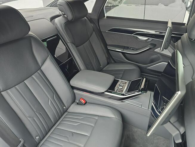 Audi A8 Lang_OśSkrętna_HeadUp_Masaże_Wentylacja_Webasto_B&O_NightVision_Hak_FV