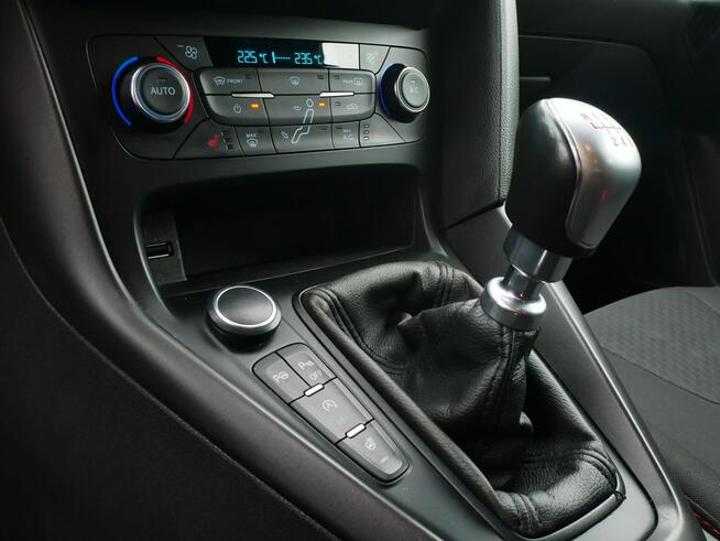 Ford Focus 1.0 E-Bst 140KM Eu6 Kombi -ST Line -Navi -Ksenony -Nowy rozrząd +Koła
