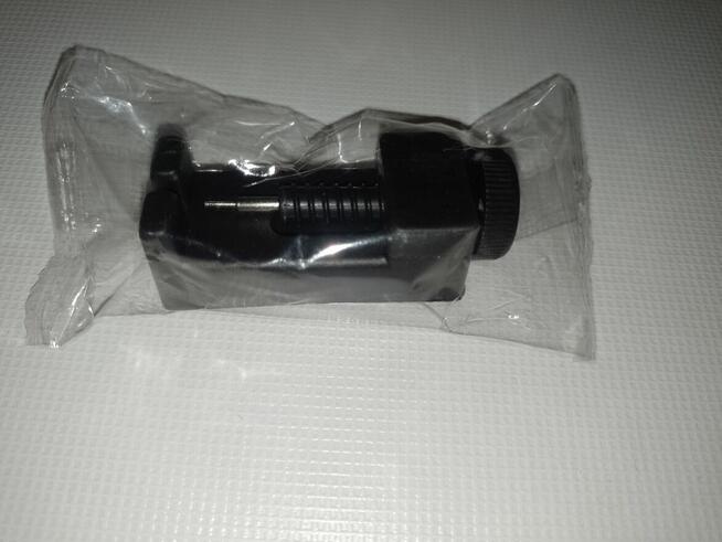 Urządzenie do skracania pasków stalowych zegarka