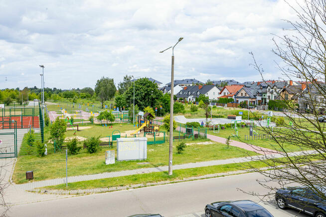 2 osobne pokoje + kuchnia, duży balkon. Turka