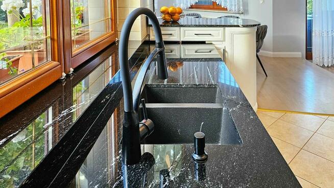 Blat kuchenny granitowy - na wymiar, montaż