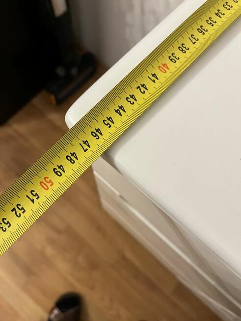 Sprzedam nowiutką szafkę stojącą z umywalką białą.