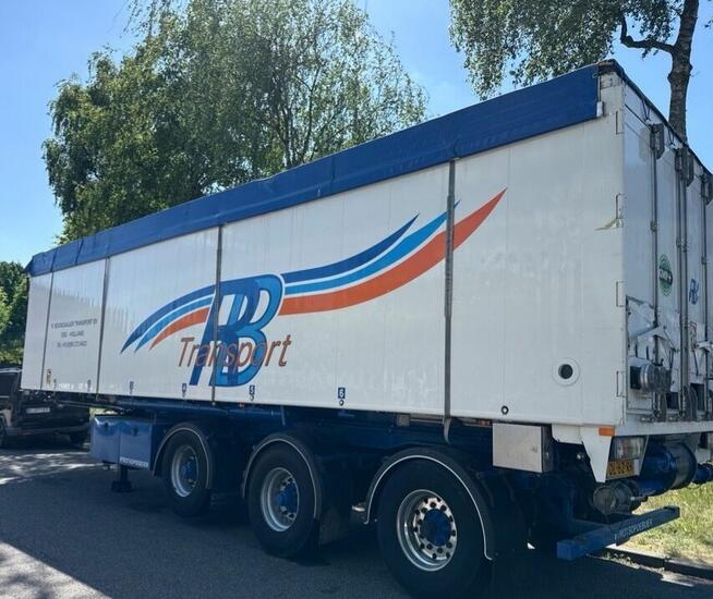 Naczepa z wydmuchem Wywrotka do paszy zboza sruty