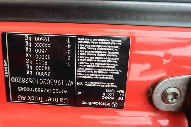 Chlodnia Mercedes 26.530 z przyczepą