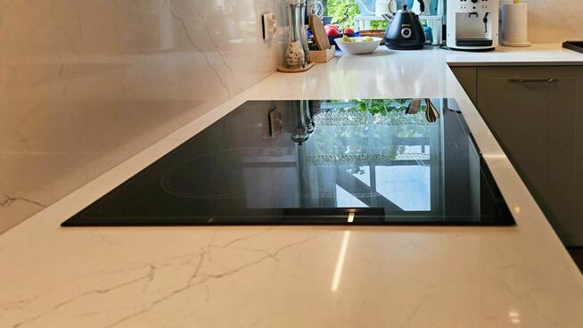 Blat kuchenny z konglomeratu - na wymiar, montaż