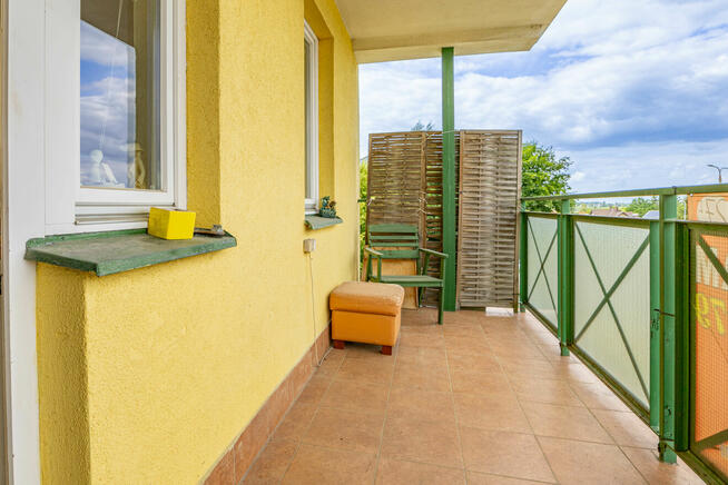 2 osobne pokoje + kuchnia, duży balkon. Turka