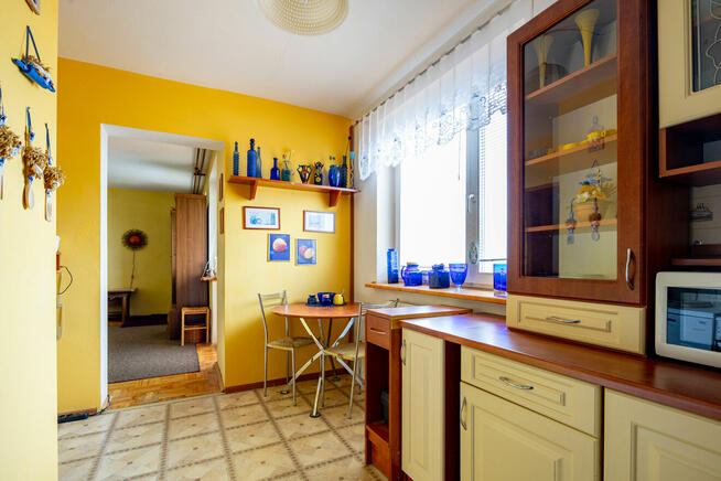 2 osobne pokoje + kuchnia, duży balkon. Turka