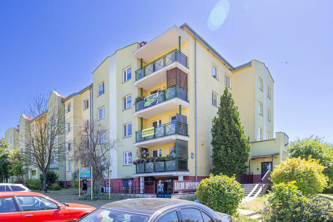 2 osobne pokoje + kuchnia, duży balkon. Turka