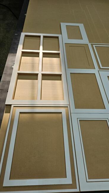 Fronty frezowane surowe