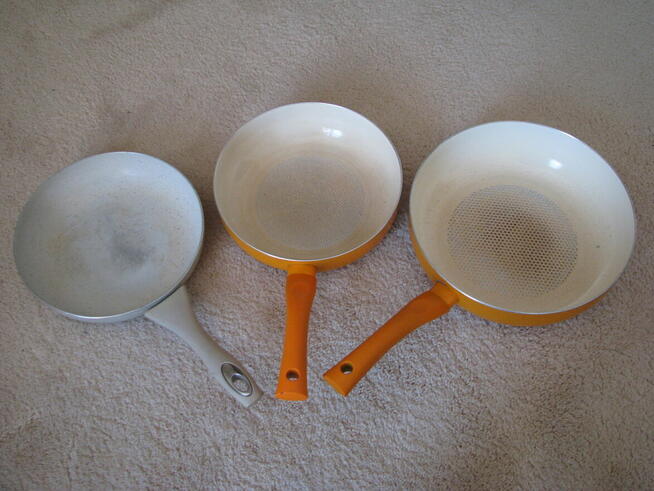 Emaliowane garnki pokrywki patelnie miski durszlak kosz fryt